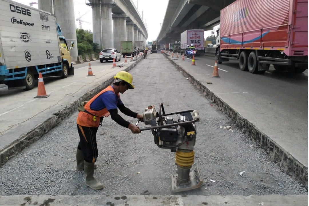 Tingkatkan Kenyamanan Pengguna Jalan, PT Jasamarga Transjawa Tol Lakukan Rekonstruksi Jembatan dan Jalan di Ruas Jalan Tol Jakarta-Cikampek