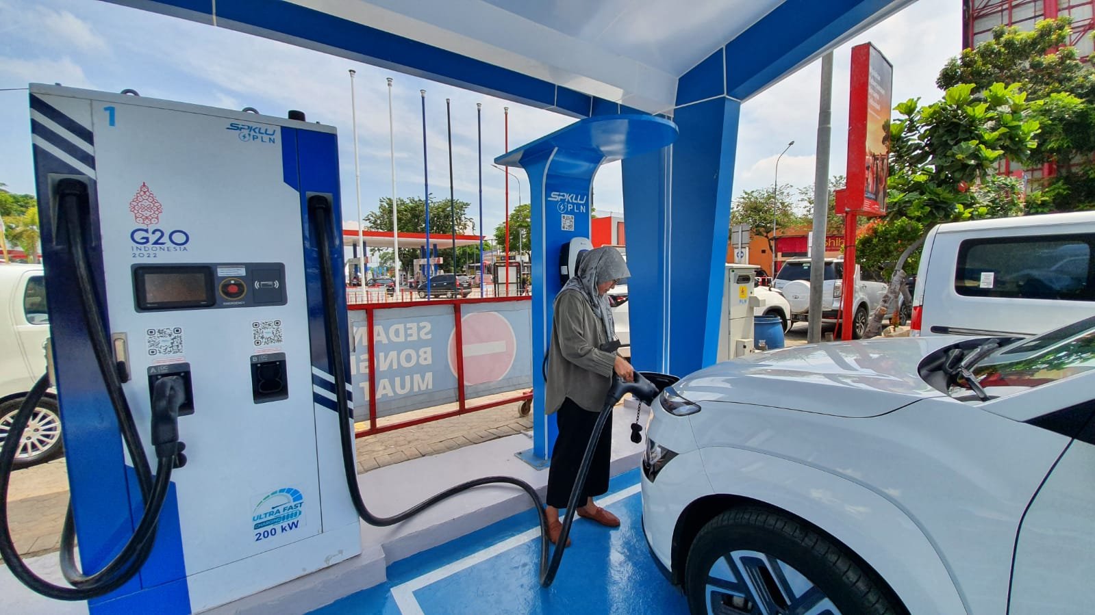 PLN Gandeng Startup Kembangkan Energi Hijau dan Ekosistem EV di Indonesia