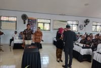 Foto: Prosesi Serah Terima Jabatan (Sertijab) Kades Medayu, Titin Su prihatin(2018-2025) ke Anugrah Elan Septian,SM.