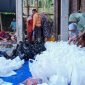 2 (dua) ekor sapi qurban dipotong dan diolah menjadi 360 paket yang langsung didistribusikan kepada 360 kepala keluarga penerima manfaat.