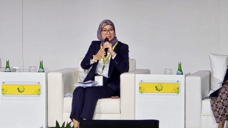 Direktur Distribusi PLN, Arsyadany Ghana Akmalaputri, menegaskan komitmen PLN untuk menghadirkan listrik hingga ke seluruh penjuru negeri sebagai wujud nyata keadilan energi bagi seluruh rakyat Indonesia. Hal ini disampaikannya saat acara Energi dan Mineral Festival di Jakarta, Kamis (31/7),