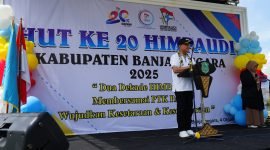 Foto: Sekda Drs. Indarto, M.Si. saat memberikan sambutan pada perayaan HUT ke-20 HIMPAUDI di Alun-alun Banjarnegara