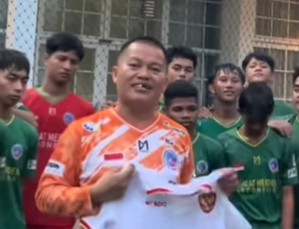 Penaggung Jawab Tim Persibara Liga 4, Rochman Supriyadi , Ia berharap Seleksi ini akan menghasilkan pemain terbaik lokal Banjarnegara.(foto/doc)