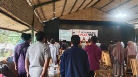 Foto : Suasana Edukasi Politk pemahaman 4 pilar MPR RI dari Anggota Komisi V DPRRI Rofik Hananto di RM Saung Mansyur.