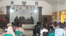 Foto: Suasana Pelaksanaan Pelantikan Kayim atau pekerja Desa Brengkok di aula kantor Desa setempat.