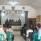 Foto: Suasana Pelaksanaan Pelantikan Kayim atau pekerja Desa Brengkok di aula kantor Desa setempat.