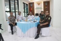Fhoto: Pembahasan Mesin Pengolah Sampah dengan teknologi Modern melalui Daring dengan Mabes TNI dengan Forkompinda, di Ruang yudha Kodim 0704 Banjarnegara.
