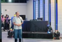 Fhoto: Pj.Sekda Banjarnegara Tursiman saat memberikan sambutan peresmian Neon Padel di Pariwisata Surya Park.