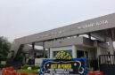 IMM Kota Tangerang kirim karangan bunga duka cita ke Polres Metro Tangerang Kota sebagai bentuk solidaritas pelajar yang tewas dalam dugaan kekerasan oknum Polisi. (Foto: Azizah Estetika/beritfakta.id)