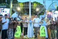 Fhoto: Momentum Gebyar Hari jadi Kabupaten Banjarnegara ke 455 tahun, Mencatat rekor MURI 45 ribu lima ratus orang minum dawet ayu.(Dok.Kominfo).