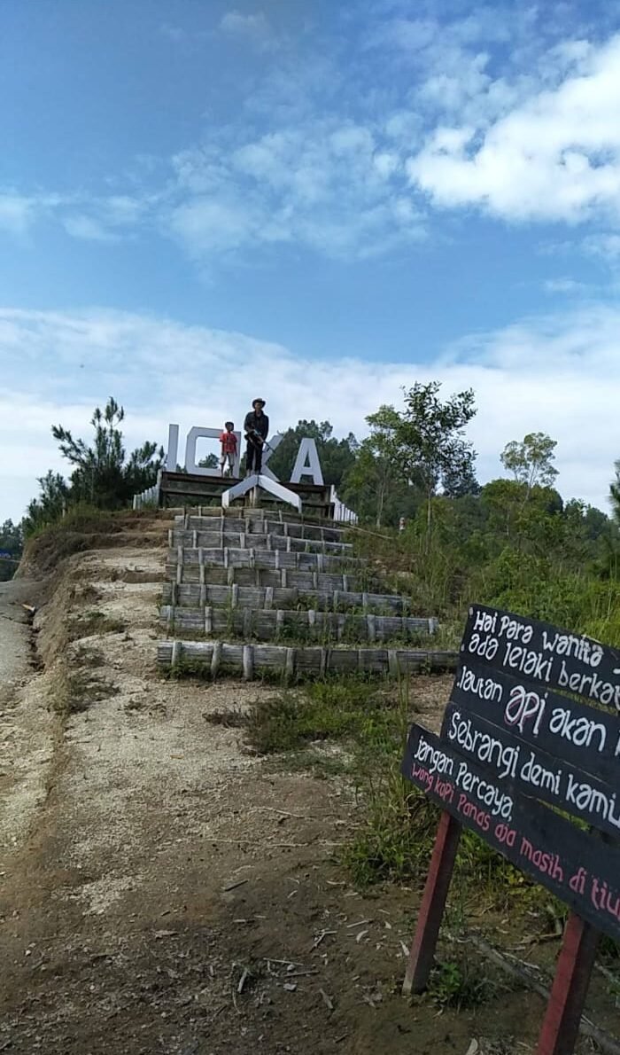 Fhoto: Kawasan Wisata Bukit Igir Cempaka Kali Ajir(Icika) dengan dukungan warga setempat yang mempunyai keinginan alam tetap lestari namun bisa menjadi pendapatan ekonomi kreatif.
(Dok.Berita Fakta.id).