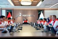 Direktur Utama PT Pertamina, Simon Aloysius Mantiri memberikan arahan pada Acara Kick off Satgas Pengendalian dan Pemantauan Kelancaran Penyaluran BBM, LPG, Gas pada masa bulan Ramadan dan Idulfitri, Grha Pertamina 9 Maret 2026.