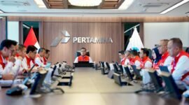 Direktur Utama PT Pertamina, Simon Aloysius Mantiri memberikan arahan pada Acara Kick off Satgas Pengendalian dan Pemantauan Kelancaran Penyaluran BBM, LPG, Gas pada masa bulan Ramadan dan Idulfitri, Grha Pertamina 9 Maret 2026.