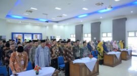 Foto: Penyaluran bantuan Baznas kepada masyarakat prasejahtera di Aula Sasana Bhakti Praja lantai II, Banjarnegara. (Dok. Kominfo Banjarnegara)