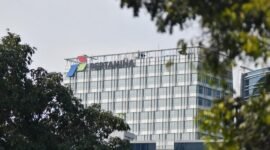 Suasana ruang kontrol (Control Room) Kilang Pertamina International Unit VI Balongan, Sukareja, Indramayu, Jawa Barat.