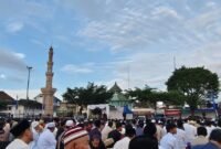 Ribuan Umat Muslim di Banjarnegara hari ini melaksanakan sholat Ied di Alun-alun kota Banjarnegara .(foto/ahr)