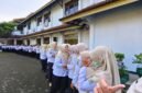 Keterangan Foto: Suasana para ASN Pemkab Banjarnegara,sedang laksanakan apel pagi sehabis libur Idul Fitri 1447 H sekaligus Hallal Bihalal di Halaman Kantor Bupati.(Dok.Kominfo)
