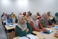 Photo: Para calon pengurus KDMP saat menyimak pemaparan dari Narasumber tentang pengetahuan Koperasi dari Disperindag Koperasi&UMKM Banjarnegara di Gedung Plut.(Dok.Kominfo Bna/Beritafakta.id)