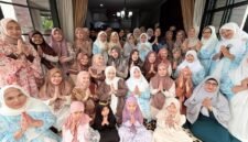 Muslimah Victoria Park berfoto bersama setelah acara Halalbihalal
(Dok: Eko Sulistyorini)
