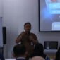 Photo: Pelatihan Kompetensi untuk pengurus KDMP se- Banjarnegara, sesi pengarahan oleh Aditya Agus Satria, Kadis BPPKAD Banjarnegara.(Dok.Kominfo Bna/BeritaFakta.id)