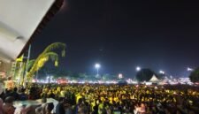 Ribuan penonton memadati Alun alun Banjarnegara untuk menonton gelar hiburan rakyat, di acara 455 tahun Banjarnegara peringati ultahnya.(Dok.Kominfo Bna/Berita Fakta.id)