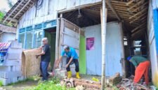 :Kondisi rumah warga Kelurahan Krandegan yang sedang di rehab untuk Program sosial RTLH.(Dok.Kominfo Bna/Berita fakta.id)