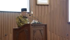 Sekda Banjarnegara Hendro Cahyono, saat memaparkan  terkait ekonomi kreatif pada Raperda 2026 di Gedung DPRD Banjarnegara.(Dok.Kominfo Bna/Berita fakta.id)