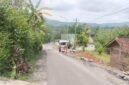 Nampak pekerjaan proyek peningkatan infrastruktur ruas jalan Merden- Lawang Awu sudah di mulai star di bulan april. 
(Dok fhoto: Berita Fakta.id)