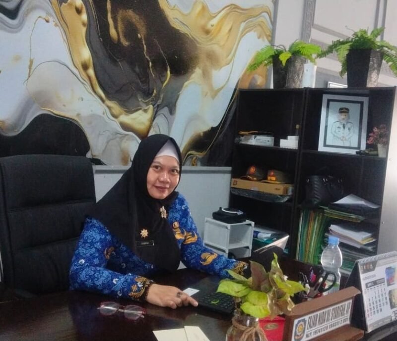 Kasat Pol PP Kabupaten Banjarnegara Fajar Nidaul Syarifah,AP,MH saat membuka berada Ruangan nya.(Dok.Berita Fakta.id)