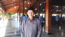 Ketua Komisi l DPRD Banjarnegara Bidang Pemerintahan Isnan Rijadi dari Fraksi Partai Amanat Nasional(Pas) setelah wawancara di acara Rotasi dan pelantikan ASN di Pendopo Dipayudha Adigraha.(Dok.Berita Fakta.id)