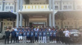MAN 1 Banjarnegara lahirkan atlit atlit muda berbakat, nampak situasi pamitan akan bertarung di POPDA, dua atlit sepak bola yang berhasil tembus liga BRI Super League senior dan Barcelona ada di anara gambar fhoto di situ.(Dok.Mansabara/Berita fakta.id)