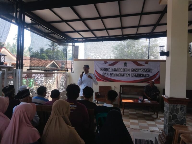 Martoyo,Ssos,MM antusias dalam acara tersebut ada kebahagiaan tersendiri berada dekat denga warga sekitar nya, bisa mendengarkan suara rakyat.(Dok.Berita Fakta.id)