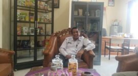 Firman Sapta Adi, S.PT Kadis DPPKP Kabupaten Banjarnegara saat di wawancarai oleh Awak Media di kantornya.(Dok.Berita Fakta.id)