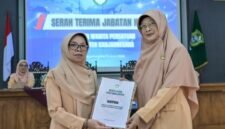 Ketua Dharma Wanita Persatuan (DPW) Banjarnegara Farida Hendro Cahyono resmi menggantikan Heni Yuliati Tursiman, saat acara serah Terima.(Dok.Kominfo.Bna/Berita Fakta.id)