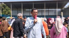 Martoyo S.sos saat berada di lapangan Maero Koco dalam pelaksanaan Perayaan tahun Jawa atau Sadran 2026, Desa  Kemranggon, Kecamatan Susukan, Kabupaten Banjarnegara.(Dok.Bas/Berita Fakta.id)