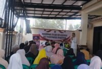 Pursito,Sag, MM Kordinator Divisi SDM dan Diklat Bawaslu Banjarnegara saat memberikan pemaparan bahaya Money Politik dalam Adab berdemokrasi di Gelar Acara Pendidikan Politik Masyarakat dan peningkatan Demokrasi.(Dok.Berita Fakta.id)