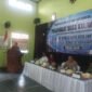  Drs.Susanto Camat Purwareja Klampok bersama Marjono Kades Kaliwinasuh,Kapolsek dan Danramil Purwareja Klampok saat berada di Acara Pelantikan Formasi Kasi Kesra dan Kadus lV Desa Kaliwinasuh di Aula Pemdes setempat. (dok.BeritaFakta.id)