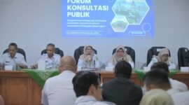 Dinas Kesehatan Kabupaten Banjarnegara melalui forum Konsultasi Publik melaksanakan sosialisasi peningkatan layanan kesehatan PBI dan percepatan eliminasi TBC dengan mengoptimalkan BPJS Kesehatan untuk masyarakat, di Aula Sasana Karya Praja Setda Banjarnegara.(Dok.Kominfo)