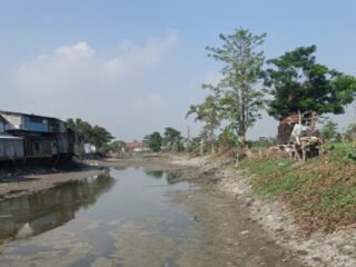 Percepat Penanganan Kekeringan, Kementerian PU Normalisasi Sungai di Lamongan