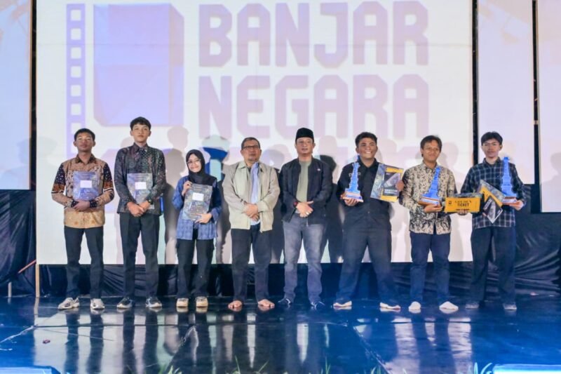 Para penerima penghargaan Banjarnegara Movies Award 2026 dari berbagai sekolah sekolah di Banjarnegara.(Dok.Kominfo Bna/Berita Fakta.id)