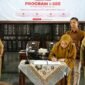 dr Amalia Desiana Bupati Banjarnegara saat menandatangani nota kesepahaman terkait program I-SEE nampak Hendro cahyono Sekda Banjarnegara di sebelah bupati saat momen ini.(Dok.Kominfo Bna/Berita fakta.id)