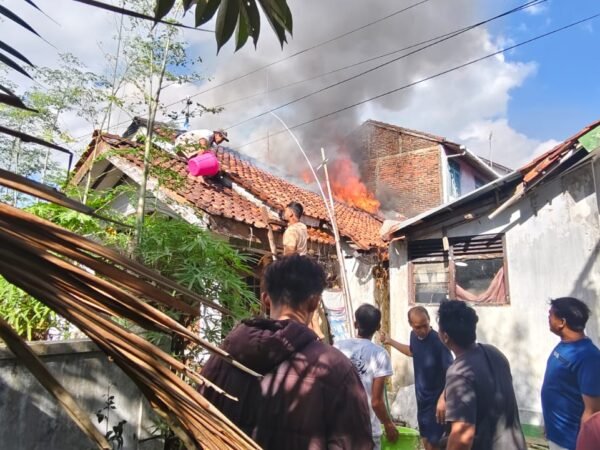 Diduga Akibat Tungku, Rumah Warga di Kutabanjarnegara Banjarnegara Ludes di Lalap Sijago Merah