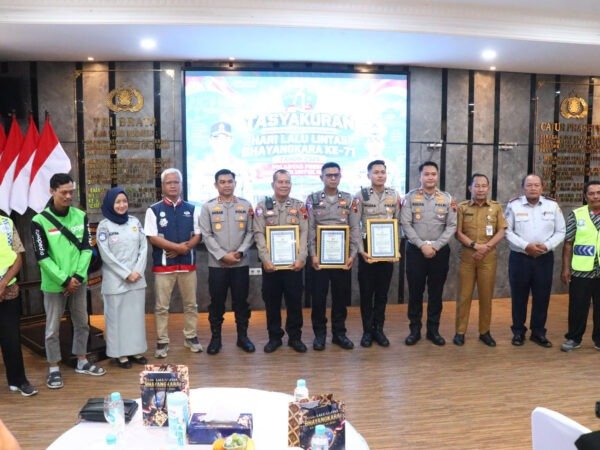 HUT Lalu Lintas Bhayangkara ke-71, Kapolres Brebes Dorong Personel Lantas Tingkatkan Pelayanan kepada Masyarakat