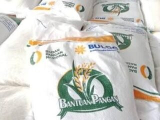 Warga Desa Banjarlor Kecewa, Pencairan Bansos Beras Dipotong 1 Kantong