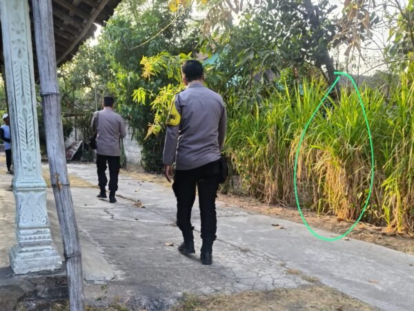 Kakek Pendiam Gantung Diri di Pohon Mangga Dekat Masjid Desa Tanjung Magetan