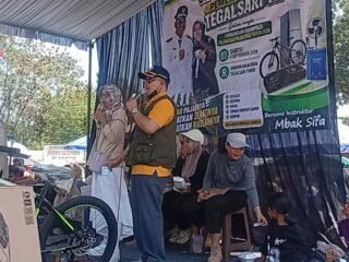 Panas Terik Tak Menyurutkan Semangat Warga Tegalsari Timur Menunggu Doorprize PBB 2026