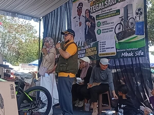 Panas Terik Tak Menyurutkan Semangat Warga Tegalsari Timur Menunggu Doorprize PBB 2026