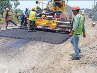 Rekontruksi Jalan Hotmix dan Beton di Ruas jalan Sukra - Wanguk Tingkatkan Akses Warga