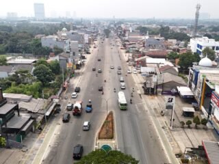 DSDABMBK Tangsel Bangun Median dan Dua U-Turn di Jalan Rawa Buntu Sesuai Kajian Dishub
