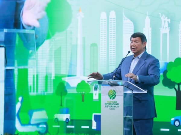 PLN dan The Climate Group Teken MoU Kembangkan Energi Hijau